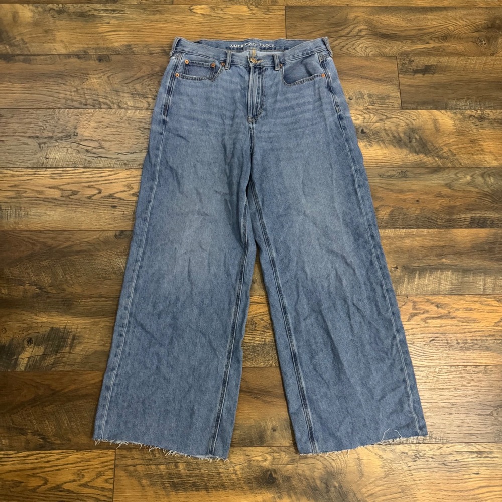 American Eagle Skater Jean Women's 10 Short Wide Leg Crop Raw Hem Denim Jeans